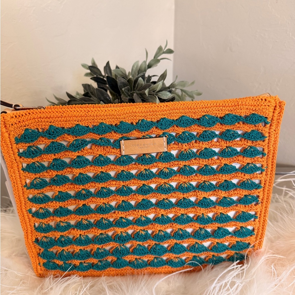 NWT ELLA HAND-CROCHETED POUCH WRISLET